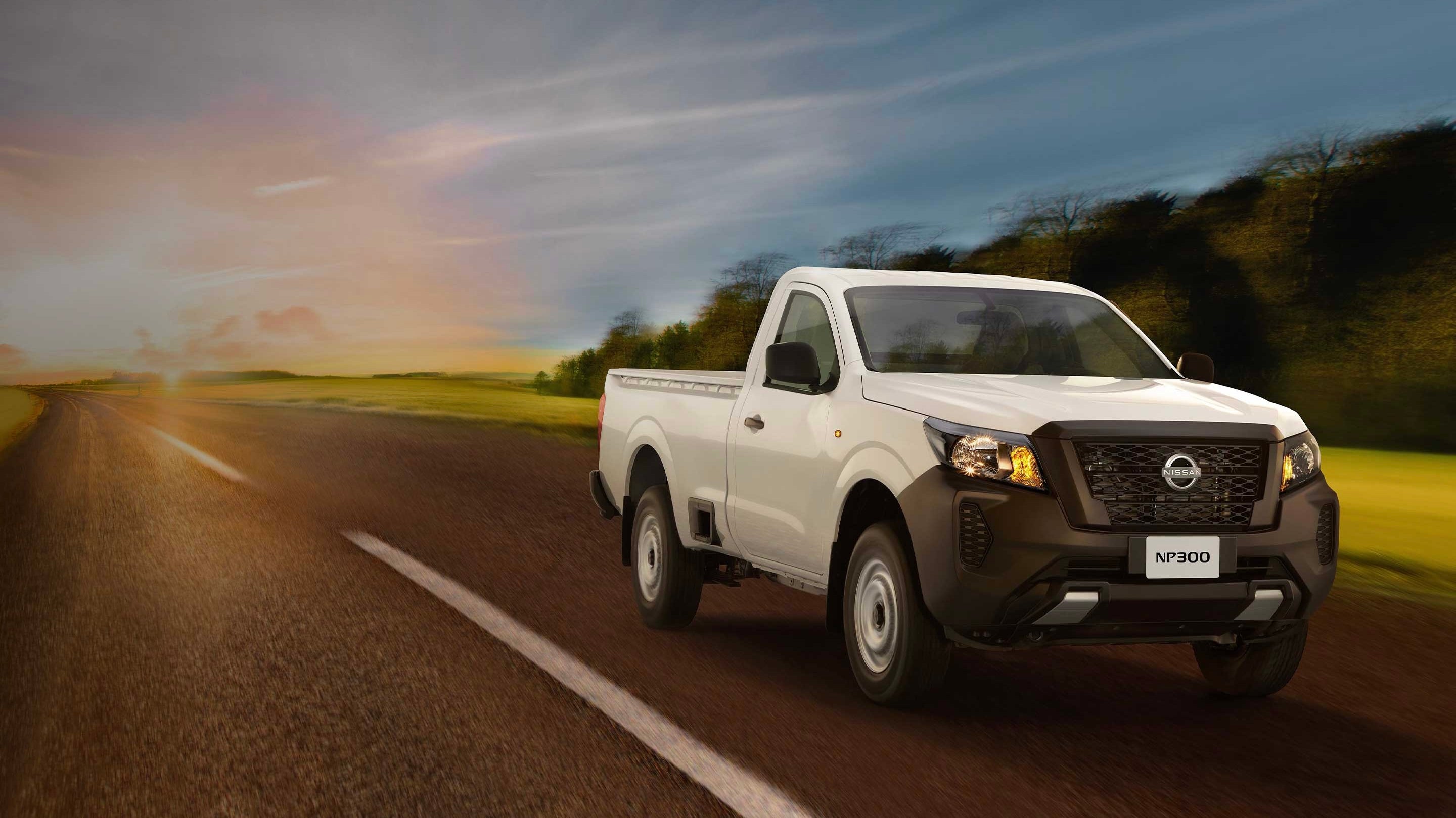 2026 Nissan NP300 Chasis TM AC VDC in Rojo, Plata, Blanco — front three-quarter view